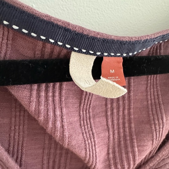 Women’s Pilcro Long Sleeve Textured V-Neck Top in Mauve - Picture 4 of 4